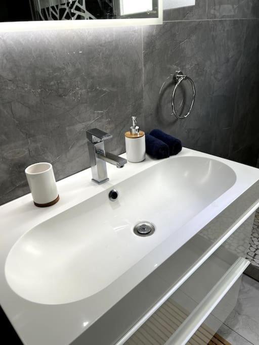 Superbe Appartement Lumineux Avec Parking Gratuit Wintzenheim Exteriör bild
