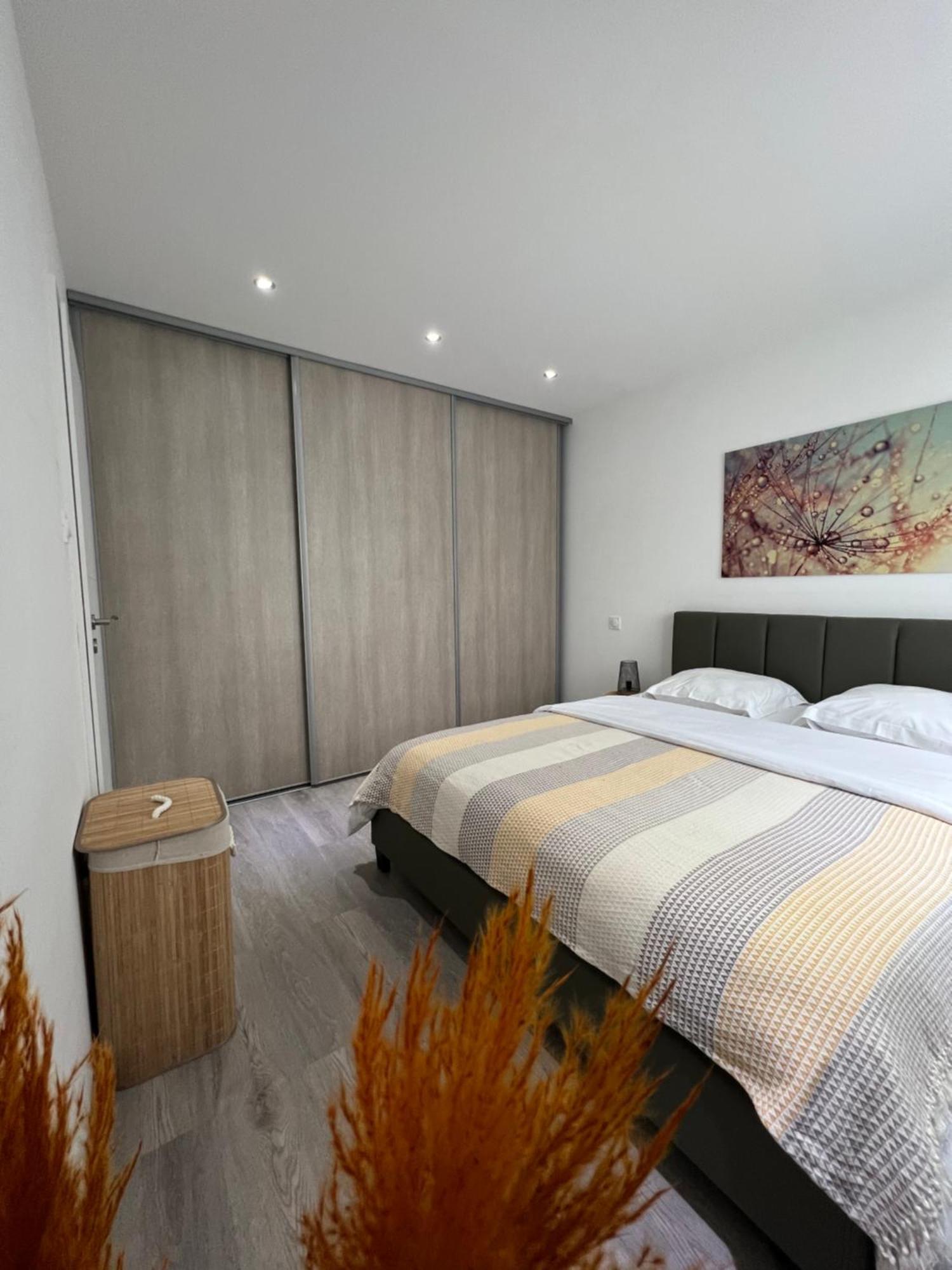 Superbe Appartement Lumineux Avec Parking Gratuit Wintzenheim Exteriör bild